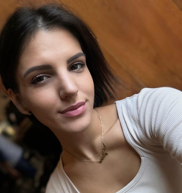 https://lauramaria.ro/wp-content/uploads/Image-copy-2024-11-26-640x679.jpeg